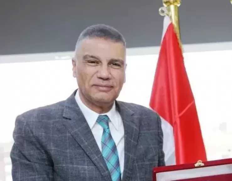 محافظ أسوان يكلف ”الإسكان” للتعاقد مع شركة المياه لتوصيل الخدمة لـ84 منزلا بقرية وادي العرب