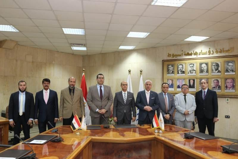 مذكرة تفاهم بين الجامعة المصرية للتعلم الإلكتروني الأهلية وأسيوط لدعم التعاون الأكاديمي