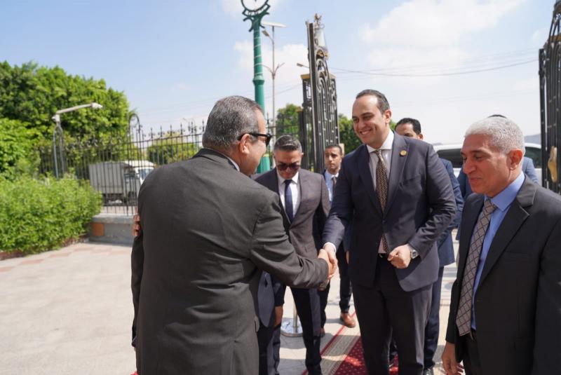 خط أحمر