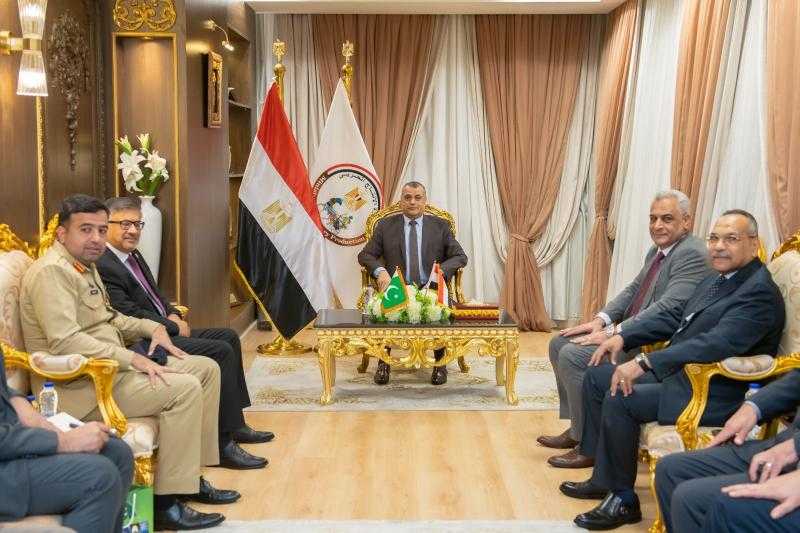 وزير الإنتاج الحربي يستقبل سفير باكستان بالقاهرة لبحث التعاون في مجال التصنيع العسكري والمدني