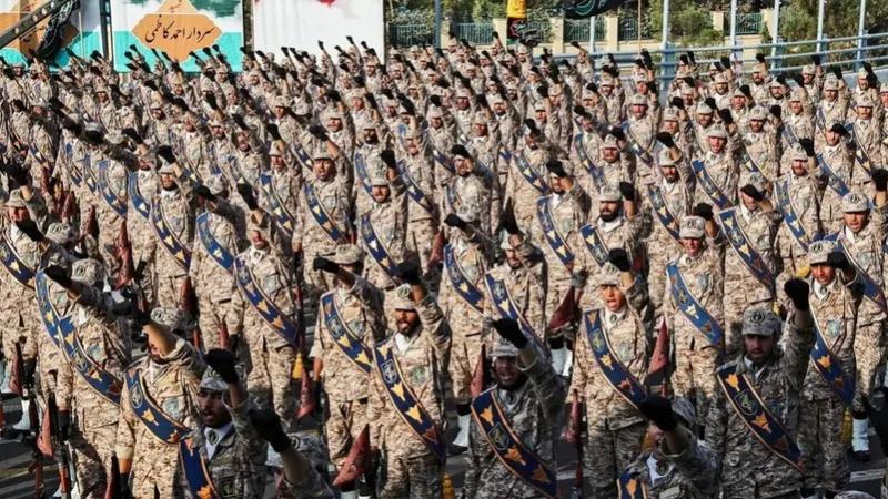 الحرس الثوري بإيران يحذر ”العدو” من ارتكاب أي خطأ يهدد الأمن الوطني لبلاده