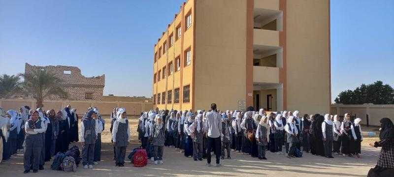 محافظ مطروح: انتظام سير العملية التعليمية في اليوم الأول من العام الدراسي