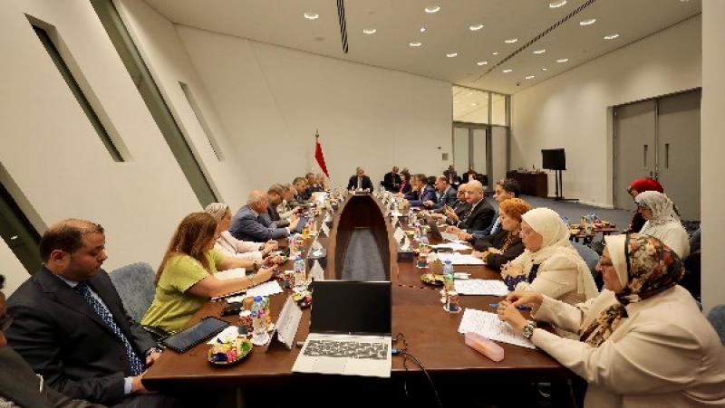 خط أحمر