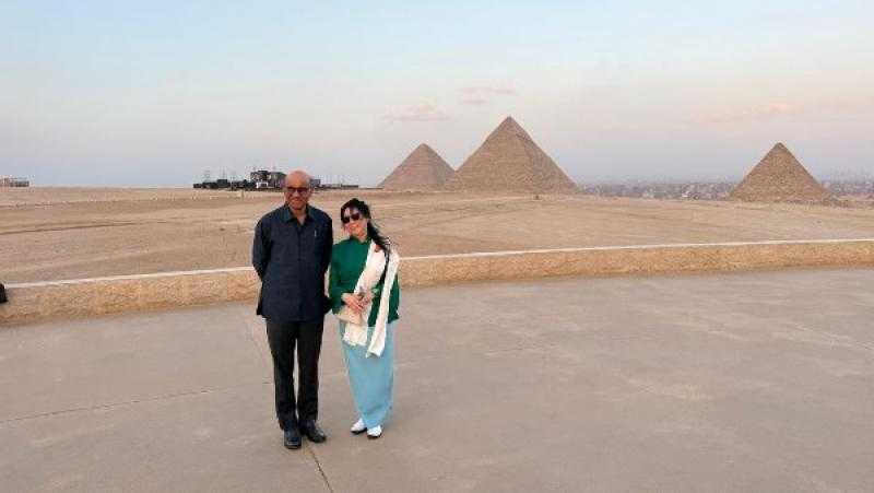 رئيس سنغافورة وحرمه في ضيافة المتحف المصري الكبير وأهرامات الجيزة