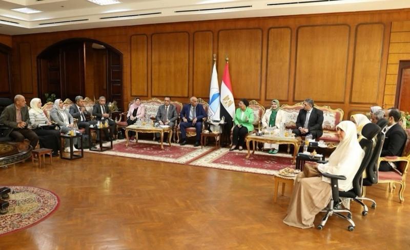 نائب وزير الصحة تشارك في المجلس الإقليمي للسكان بمحافظة كفر الشيخ وتؤكد أهمية تفعيل دور الرائدات الريفيات