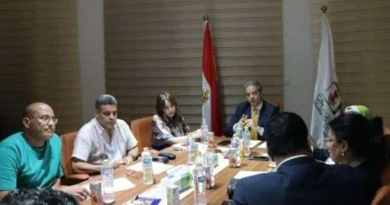 خط أحمر