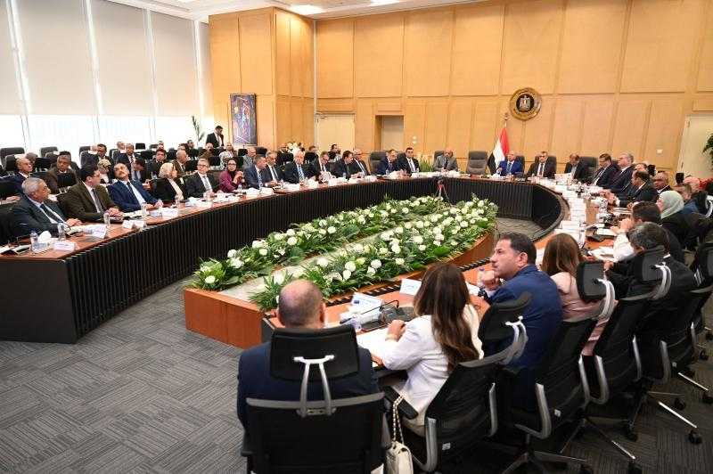 وزير الصناعة والنقل يترأس الاجتماع الحادي والثلاثين للمجموعة الوزارية للتنمية الصناعية