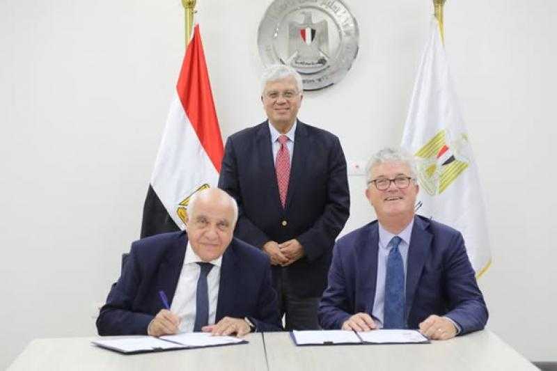 وزير التعليم العالي يشهد توقيع تجديد بروتوكول تعاون بين جامعتي ”المستقبل” و”كورك” الأيرلندية