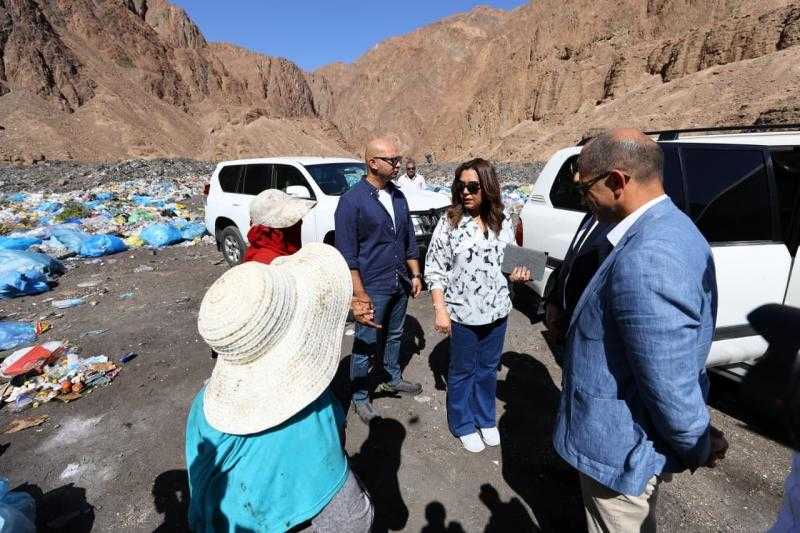 وزيرة التنمية المحلية تبحث مع محافظ جنوب سيناء مشروع تطوير دهب