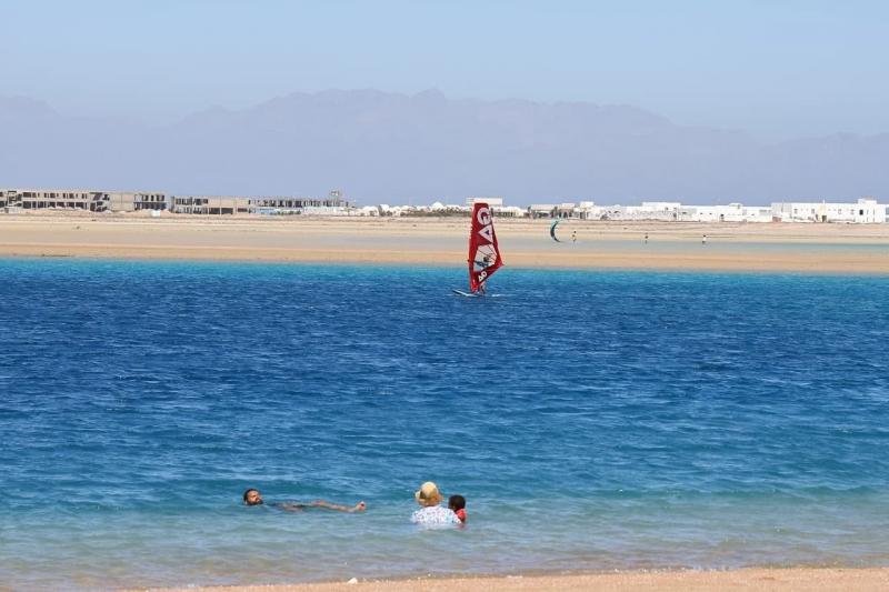 محافظ جنوب سيناء يستعرض مشروعات تنمية مدينة دهب