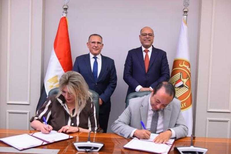 لتأهيل وتقييم قائدي المركبات.. وزير العمل يشهد توقيع بروتوكول تعاون مع الاتحاد المصري للغرف السياحية