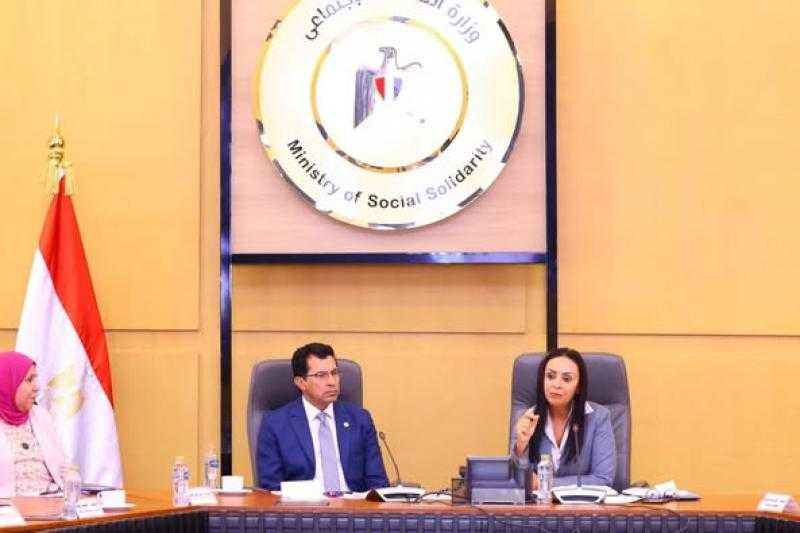 وزيرا التضامن والشباب يعقدان لقاءً موسعًا مع لجنة حقوق الإنسان والتضامن بنموذج محاكاة مجلس الشيوخ