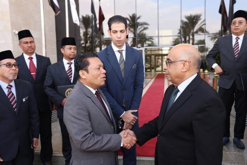 وزير العدل يستقبل سفير دولة ماليزيا بجمهورية مصر العربية ويكرم وفدًا قضائيًا ماليزيًا بعد اجتيازهم البرنامج التدريبي بمركز الدراسات القضائية