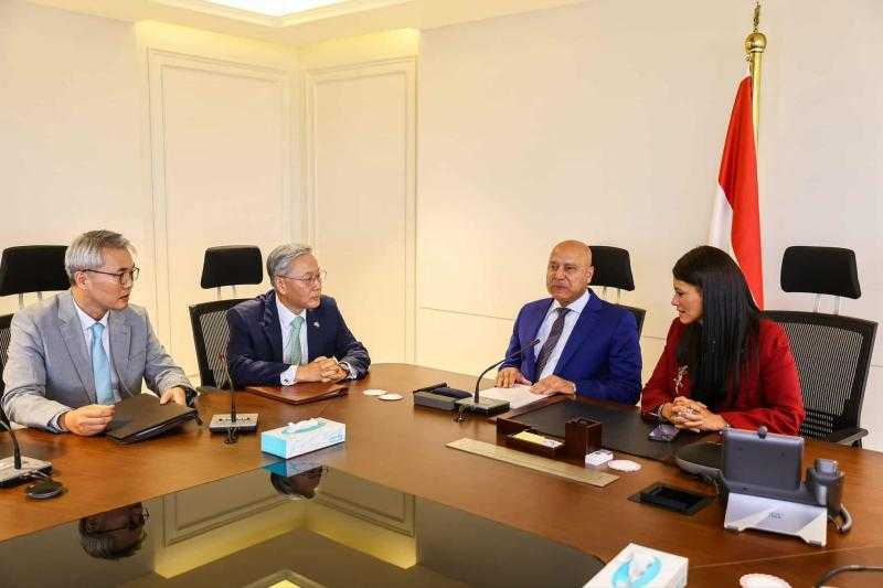 توقيع مذكرة تفاهم بين مصر وكوريا الجنوبية لتطوير تكنولوجيا صيانة «السيارات الخضراء»