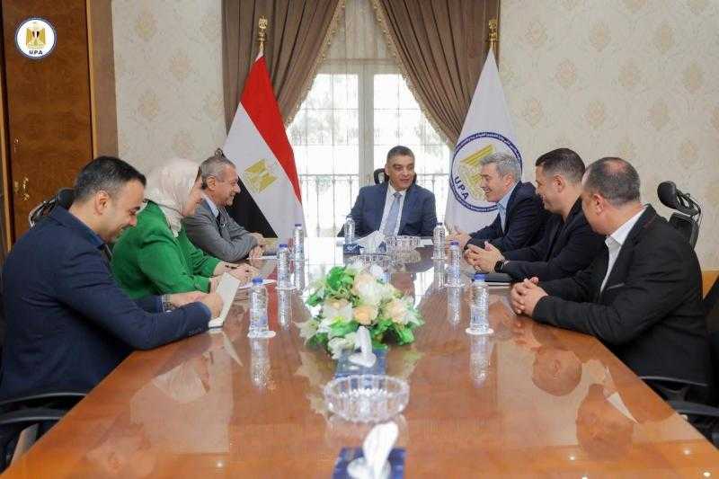 رئيس هيئة الشراء الموحد يبحث مع رئيس شركة أولميد البريطانية التعاون في مجال المستلزمات الطبية