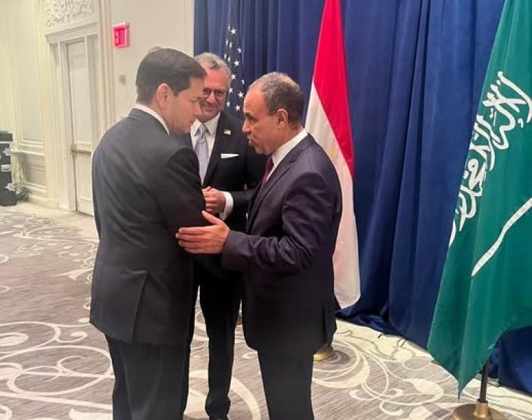 خط أحمر