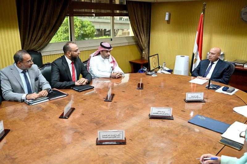 باستثمارات 2 مليار جنيه.. وزير الصناعة يبحث مع مجموعة كنان السعودية إقامة مجمع صناعي للصناعات النحاسية