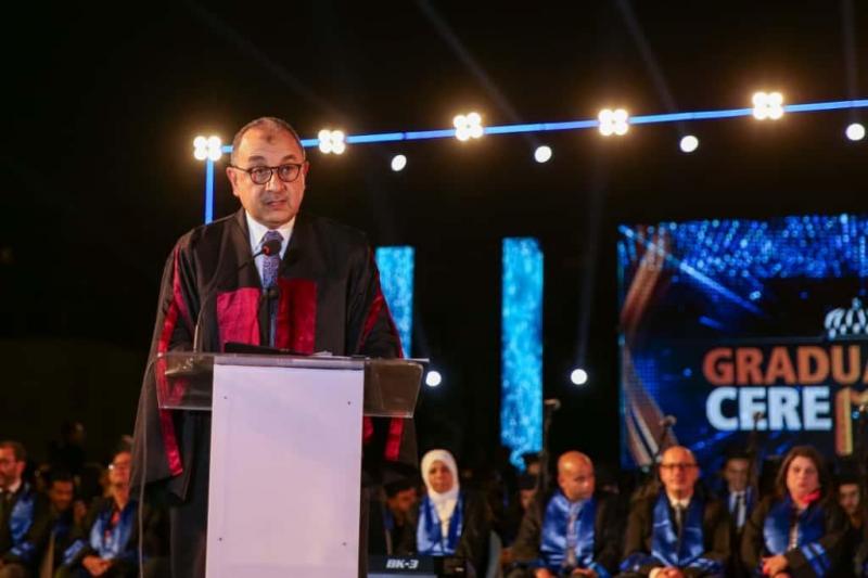 وزيرا قطاع الأعمال و التعليم العالي يشهدان حفل تخرج الدفعة (71) بكلية الهندسة جامعة عين شمس