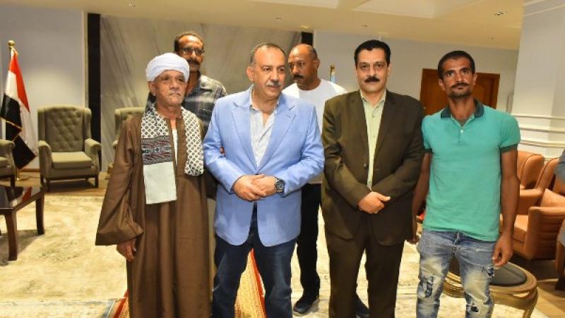 خط أحمر