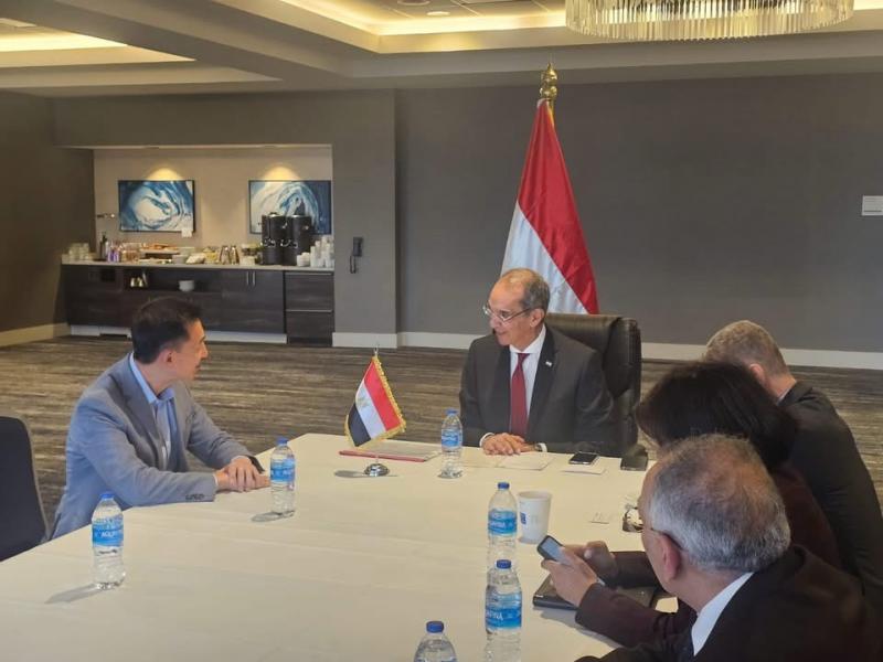 وزير الاتصالات يناقش مع مسؤولى شركات أمريكية زيادة استثماراتها في مصر