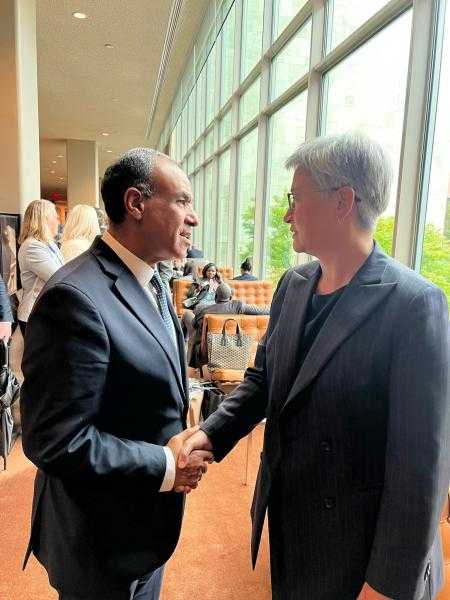 وزير الخارجية والهجرة يلتقي بنظيرته الاسترالية