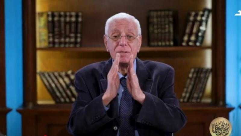 حسام موافي يقدم وصفة سحرية تقضي على آلام القولون