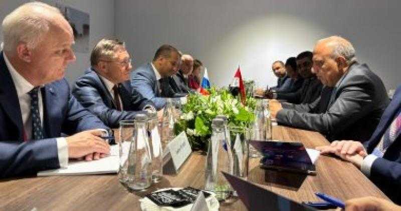 وزير الكهرباء يجتمع ورئيس ”روسآتوم” الروسية وفريق عمل مشروع الضبعة