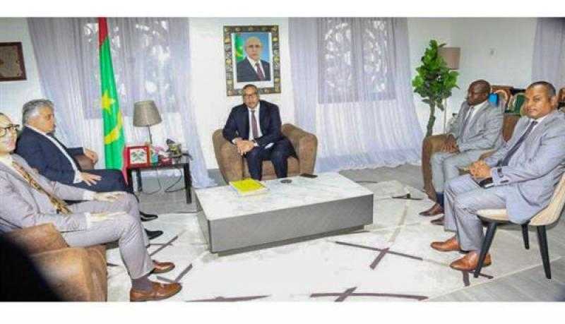 السفير المصري بنواكشوط يبحث مع وزير التعليم العالي الموريتاني سبل تعزيز التعاون بين البلدين