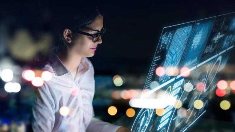 خبير يكشف تأثير الذكاء الاصطناعي على الجيل القادم وطرق التحصيل الدراسي