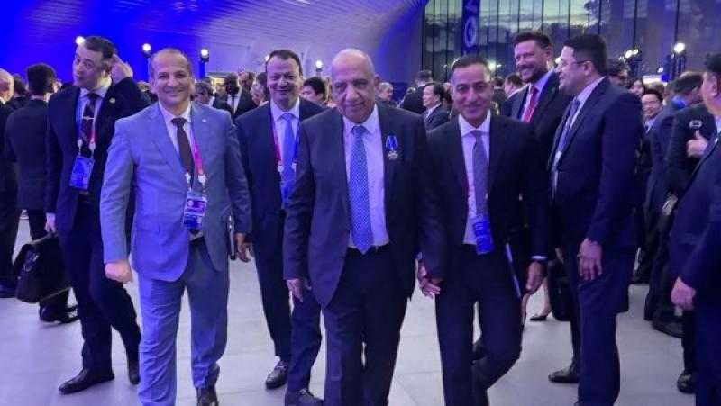 منح وزير الكهرباء نوط الامتياز من المؤسسة الروسية للطاقة الذرية