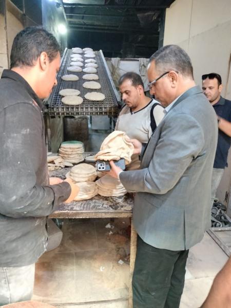 ضبط أكثر من 2 طن دقيق ومنتجات غذائية متنوعة وتحرير 107 مخالفات بالدقهلية