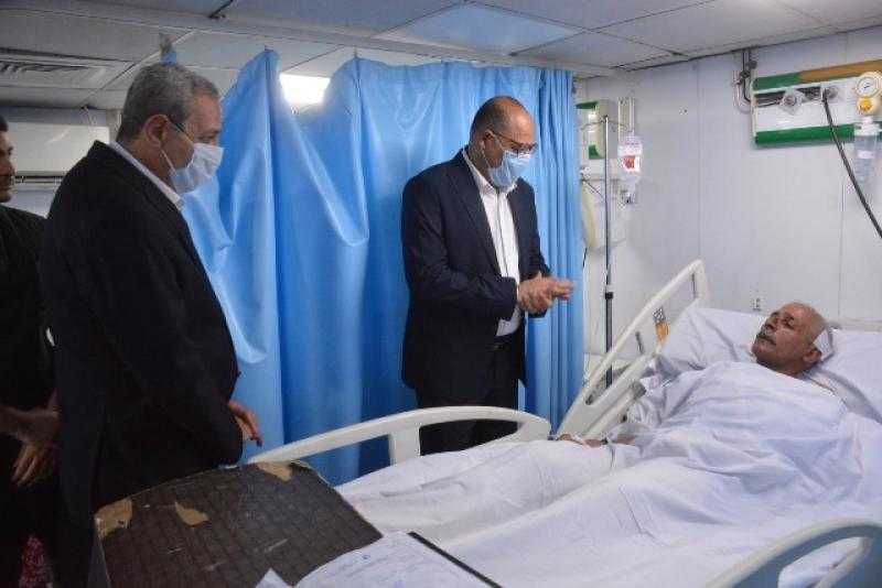محافظ الغربية ووزير العمل يزوران المصابين ويقدمان العزاء لأسر ضحايا مصبغة المحلة