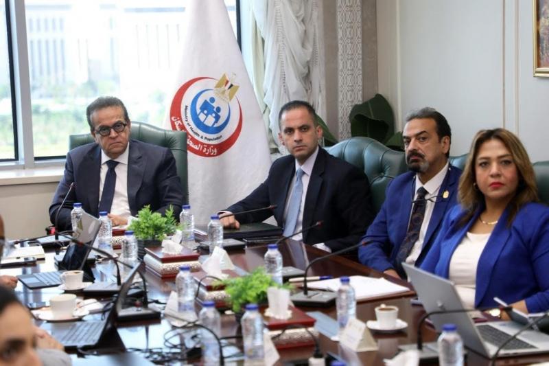 وزير الصحة يبحث مع البنك الدولي تعزيز التعاون في ملف القضية السكانية