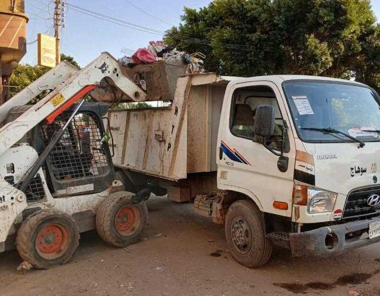 رفع 99 طن قمامة ومخلفات من خلال حملات نظافة موسعة بقرى مركز سوهاج