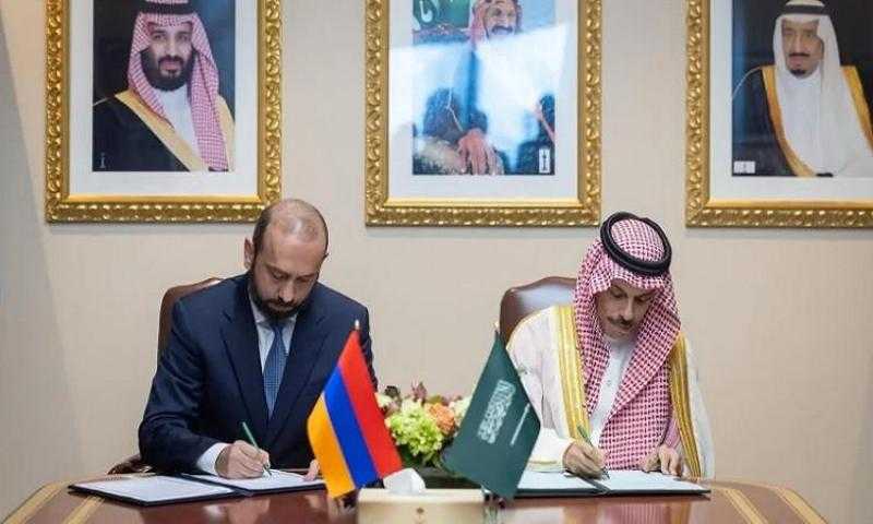 السعودية وأرمينيا يوقعان مذكرة تفاهم بشأن المشاورات السياسية