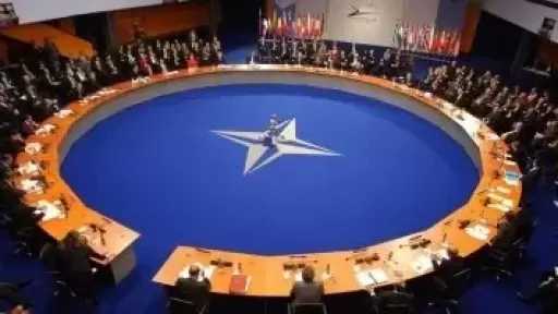 الناتو يجدد التزامه بمعاهدة عدم الانتشار النووي ويحذر من تدهور البيئة الأمنية العالمية