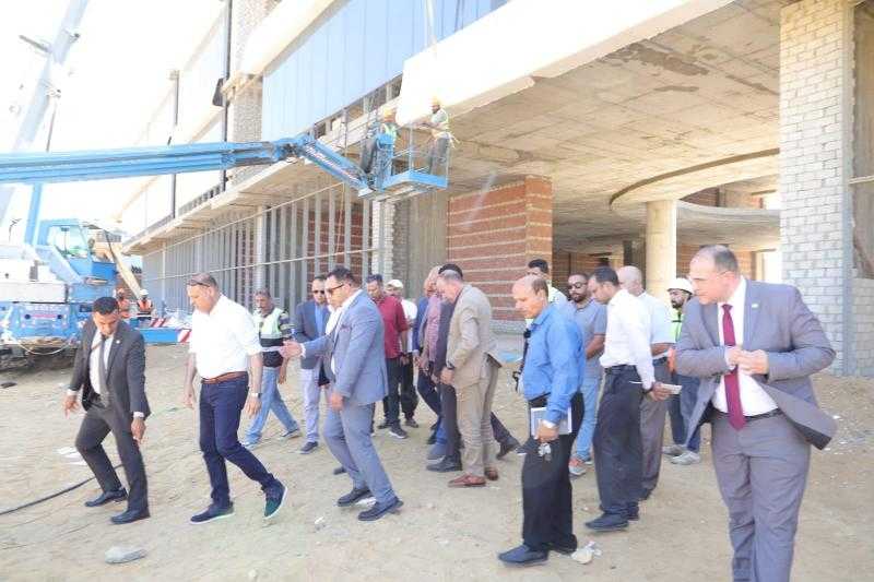 وزير العمل يقود حملة داخل مواقع العمل للتأكد من توافر مبادئ السلامة المهنية