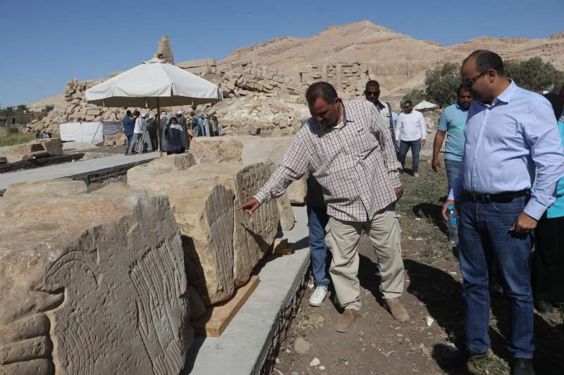 خط أحمر