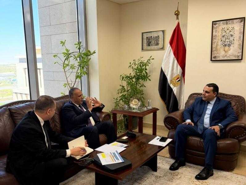رئيس التمثيل التجاري المصري يلتقي رئيس الهيئة العامة للبترول لبحث سبل التعاون المشترك في مجال التسويق الخارجي وجذب الاستثمارات الاجنبية