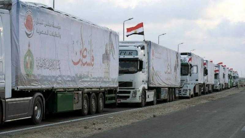 اصطفاف قافلة المساعدات الإنسانية الـ 44 تمهيدًا لتحركها من مصر إلى غزة