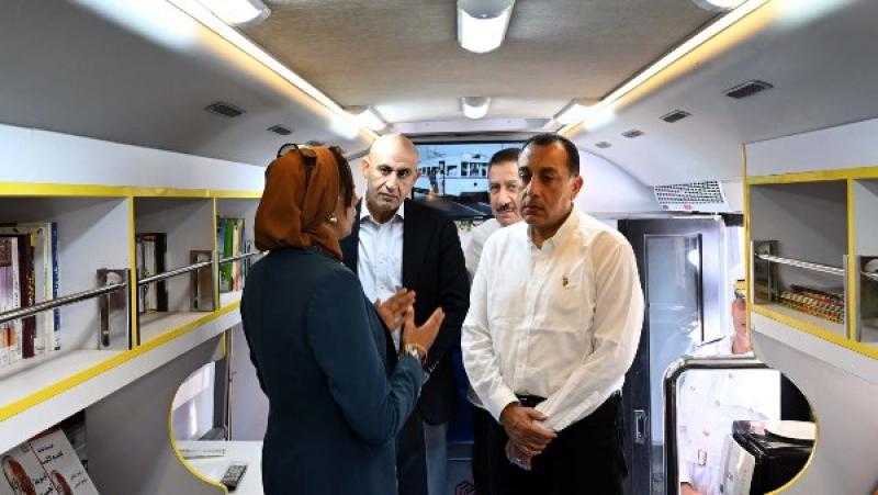 مدبولي يتفقد وحدة المكتبة المتنقلة بقرية شمّا بمركز أشمون: تفتح آفاقاً أوسع للأطفال للتعلم والإبداع