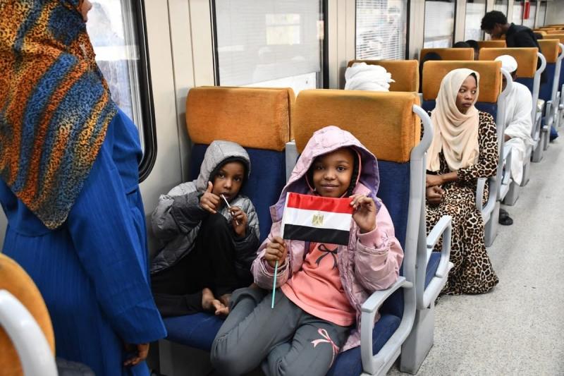 الهيئة القومية لسكك حديد مصر تُسيّر الرحلة الحادية والعشرين لقطارات العودة الطوعية للأشقاء السودانيين إلى وطنهم