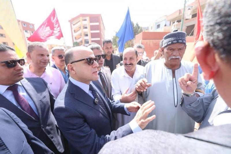 محافظ كفرالشيخ يلتقي أهالي قرية الإبعادية البحرية بالحامول