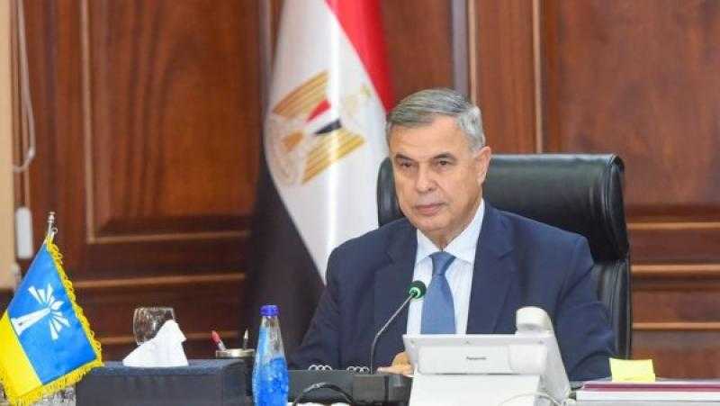 محافظ الإسكندرية يوجه برفع كفاءة الحدائق العامة والاعتناء بالمسطحات الخضرا