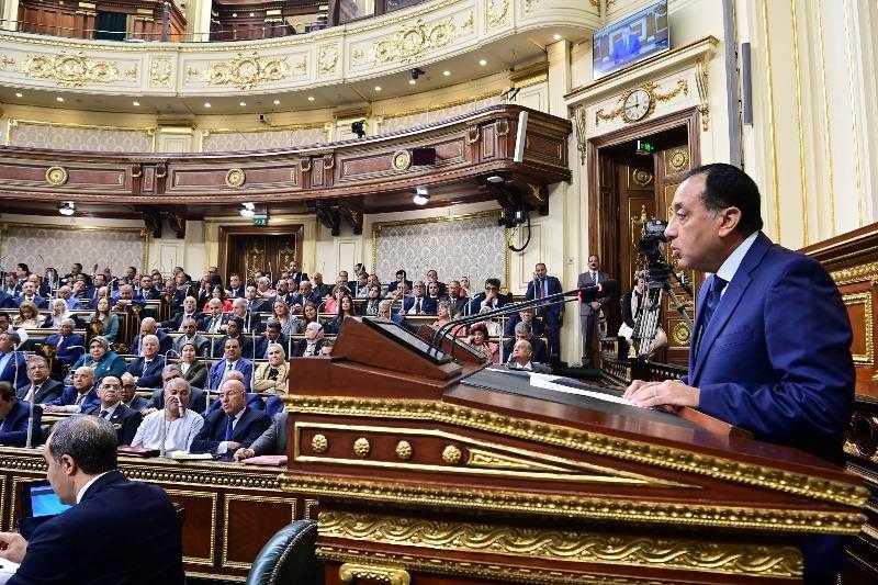 رئيس الوزراء يجدد التزام الحكومة بالحوار والتعاون والتكامل مع مجلس النواب