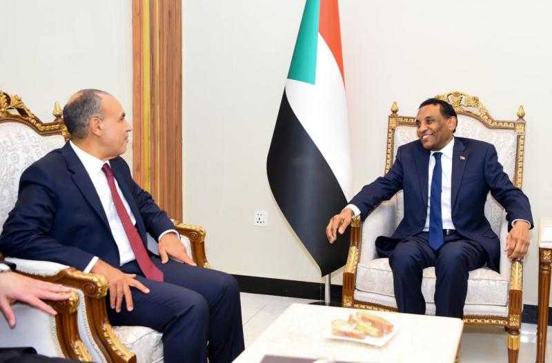 وزير الخارجية يلتقي رئيس الوزراء السوداني