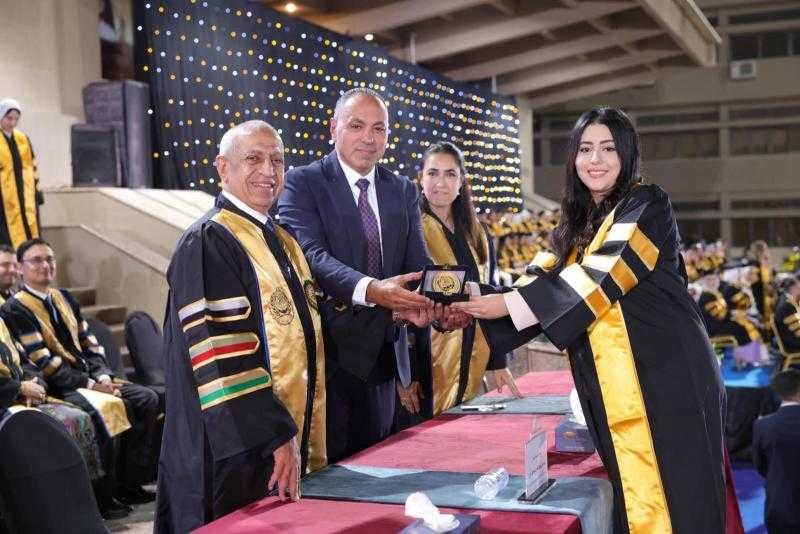 الأكاديمية العربية تحتفل بتخريج دفعة جديدة من كلية الصيدلة بالإسكندرية