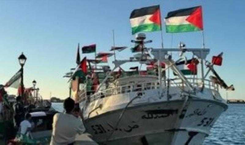تونسيون يتظاهرون وسط العاصمة احتجاجا على اعتراض البحرية الإسرائيلية لأسطول الصمود