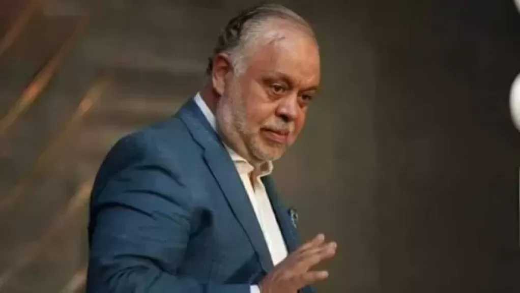 أشرف زكي يتراجع عن الاستقالة بعد زيارة مفاجئة من مجلس نقابة المهن التمثيلية