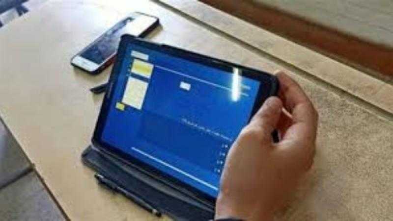 التعليم : تسليم تابلت أولى ثانوي للمدارس الأسبوع المقبل